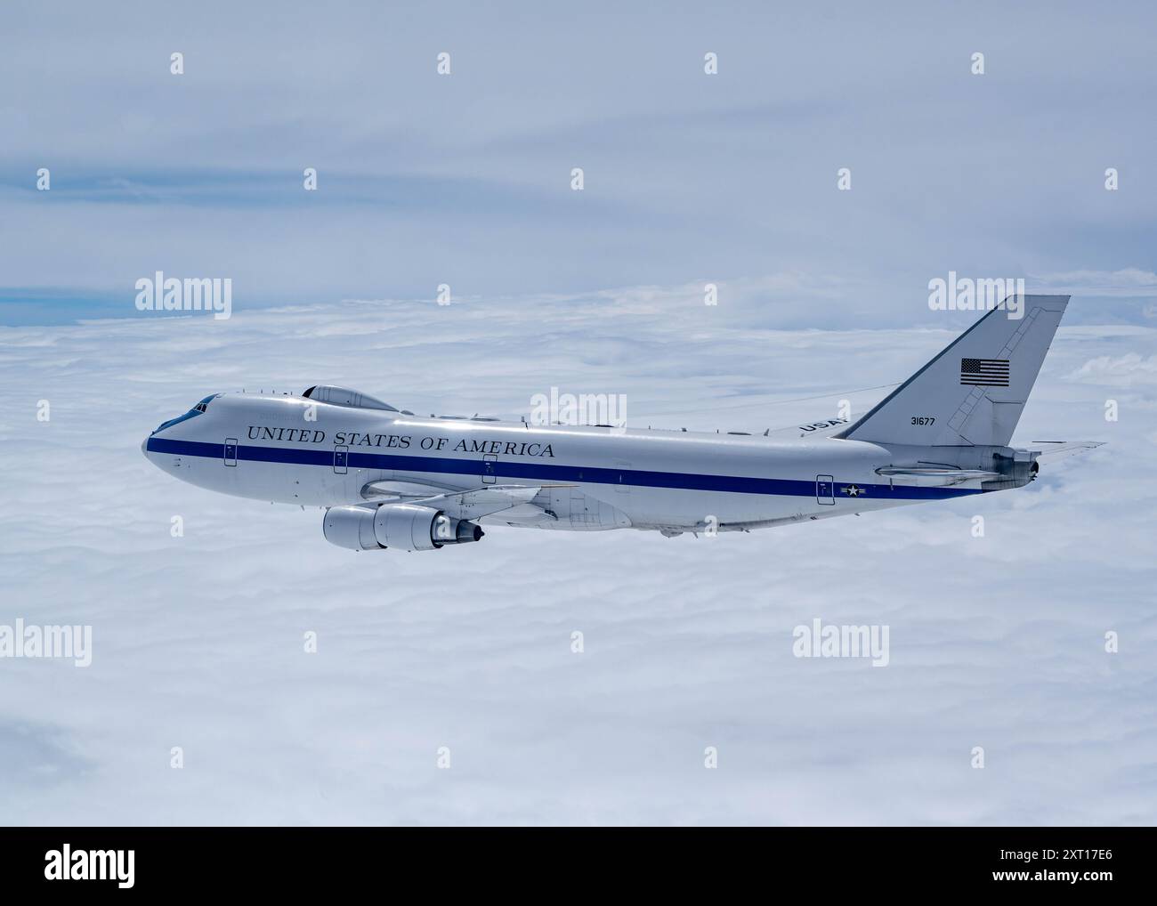 Un E-4B de l'US Air Force affecté au 595th Command & Control Group, Offutt Air Force base, Neb., vole pour une sortie d'entraînement au-dessus du Midwest, le 15 mai Banque D'Images