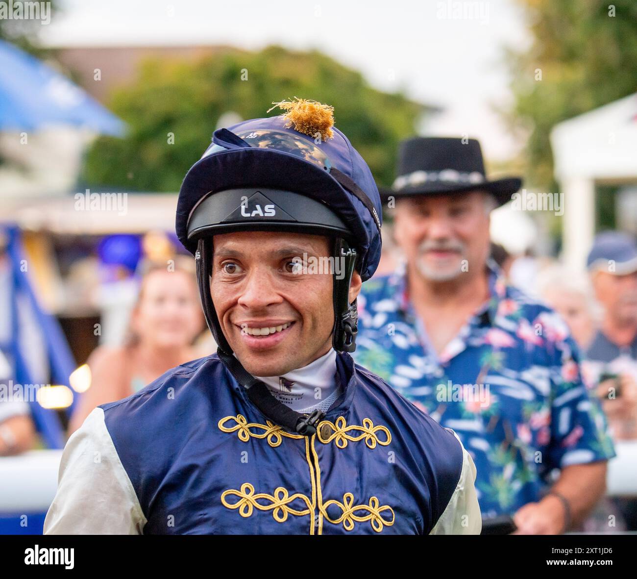 Windsor, Berkshire, Royaume-Uni. 12 août 2024. Jockey Sean Levey. BONAVENTURE piloté par le jockey Sean Levey remporte le Find US at Fitzdares.com handicap Stakes (classe 6) au Royal Windsor Racecourse à Windsor, Berkshire au Vegas Racenight. Propriétaire opulence Thoroughbreds. Entraîneur Stuart Williams, Newmarket, éleveur Natton House Thoroughbreds et Mr G Bishop, commanditaire opulence Throughbreds. Crédit : Maureen McLean/Alamy Live News Banque D'Images