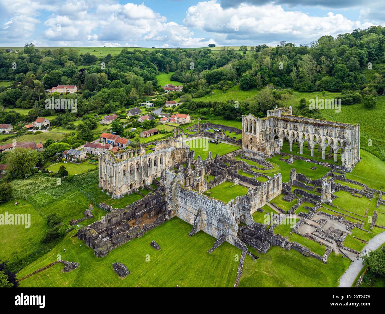 Abbaye de Rievaulx d'un drone, North York Moors National Park, North Yorkshire, Angleterre Banque D'Images