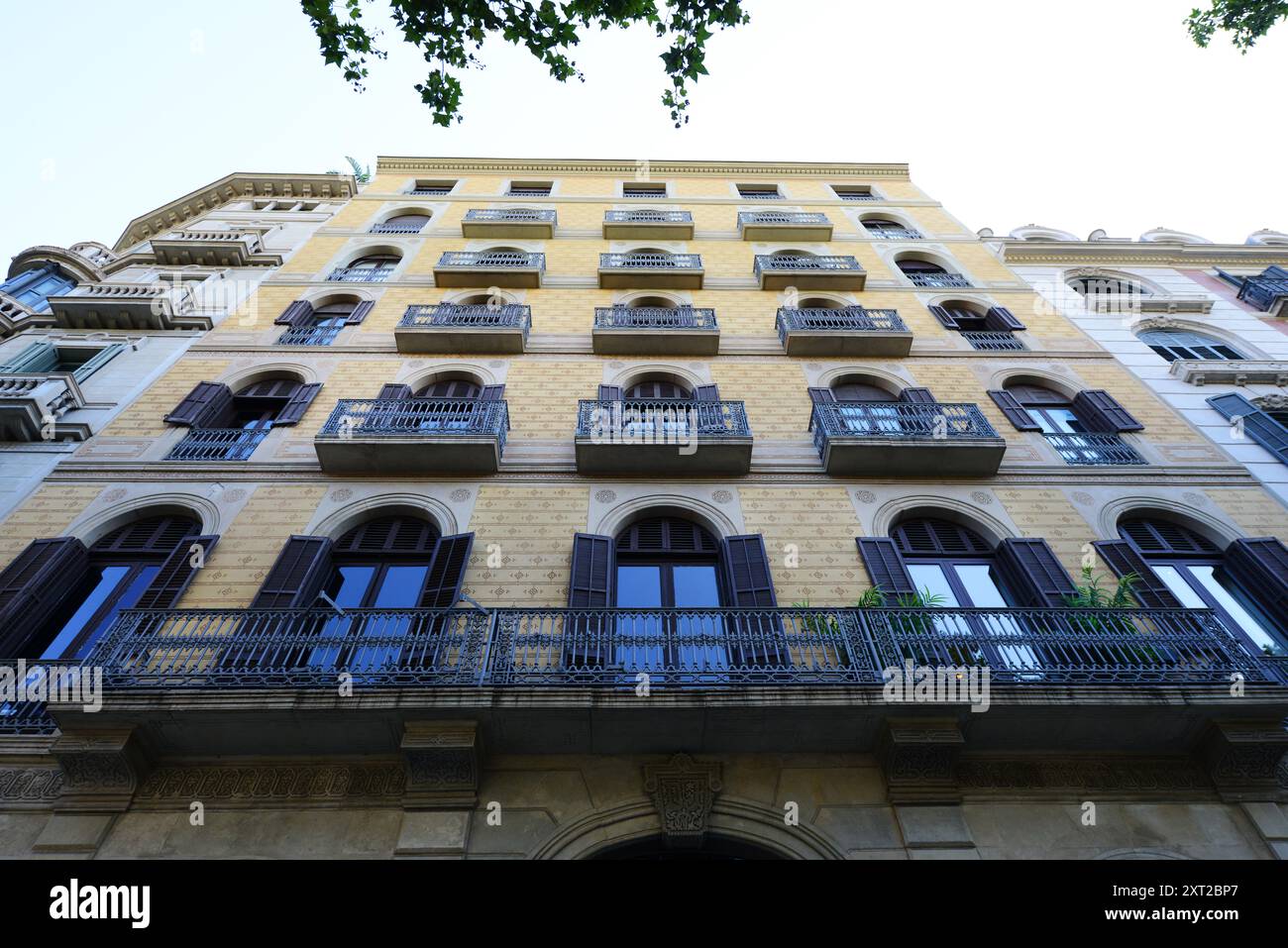 Un beau bâtiment sur 78 PG. De Gràcia à Barcelone, Espagne. Banque D'Images