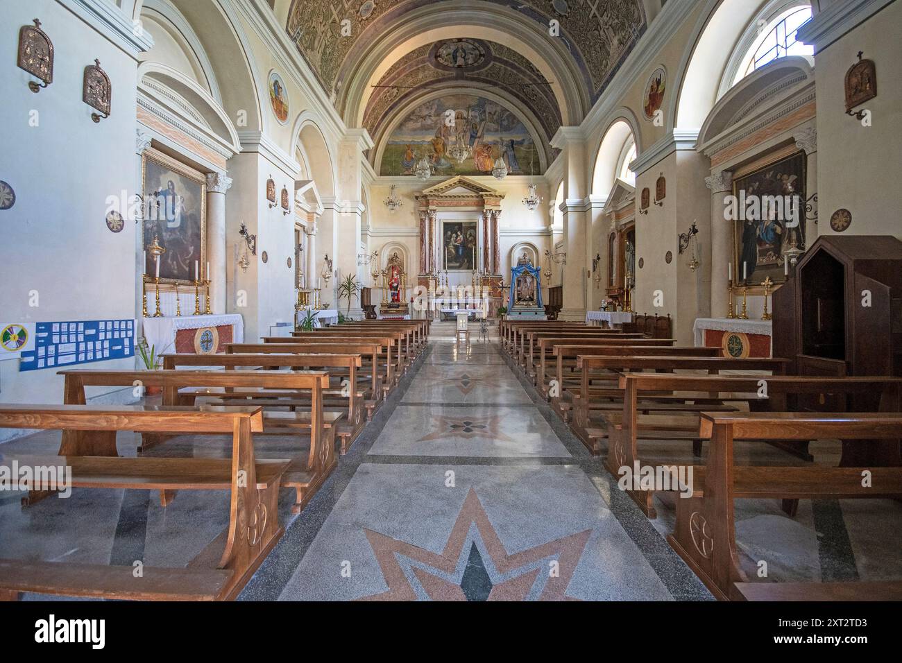 Église Sainte Marie de la Visitation, Cervara di Roma, vallée de la rivière Aniene, Latium, Italie Banque D'Images