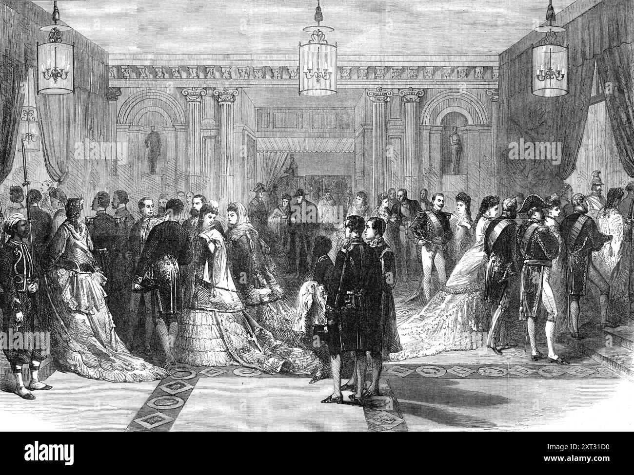 Un bal d'État au Palais des Tuileries : le Grand vestibule, 1870. 'Les invitations, qui... sont près d'un millier en nombre, précisent qu'il est impératif que les invités se présentent en uniforme, rendant l'affichage, en conjonction avec l'éclat des toilettes féminines, exceptionnellement resplendissant... le Grand vestibule...[est] enflammé de lumière, et accroché de chaque côté avec de la tapisserie au pied des deux escaliers, avec une foule de belles femmes flottant vers le haut, à droite ou à gauche, dans des nuages déconcertants de draperies vaporeuses, et la richesse et la variété des uniformes et Banque D'Images