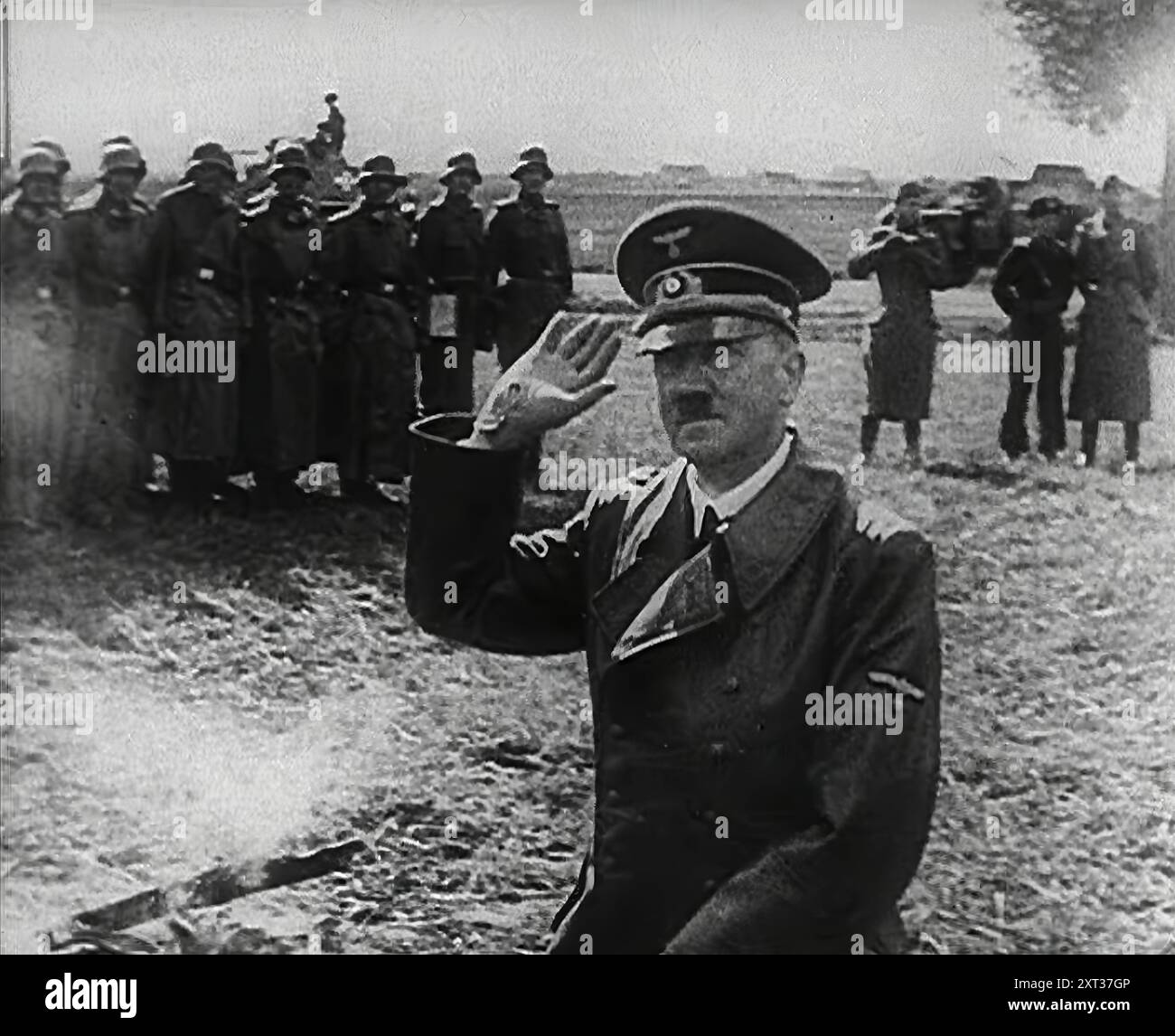 Adolf Hitler saluant les troupes allemandes, 1941. Seconde Guerre ...