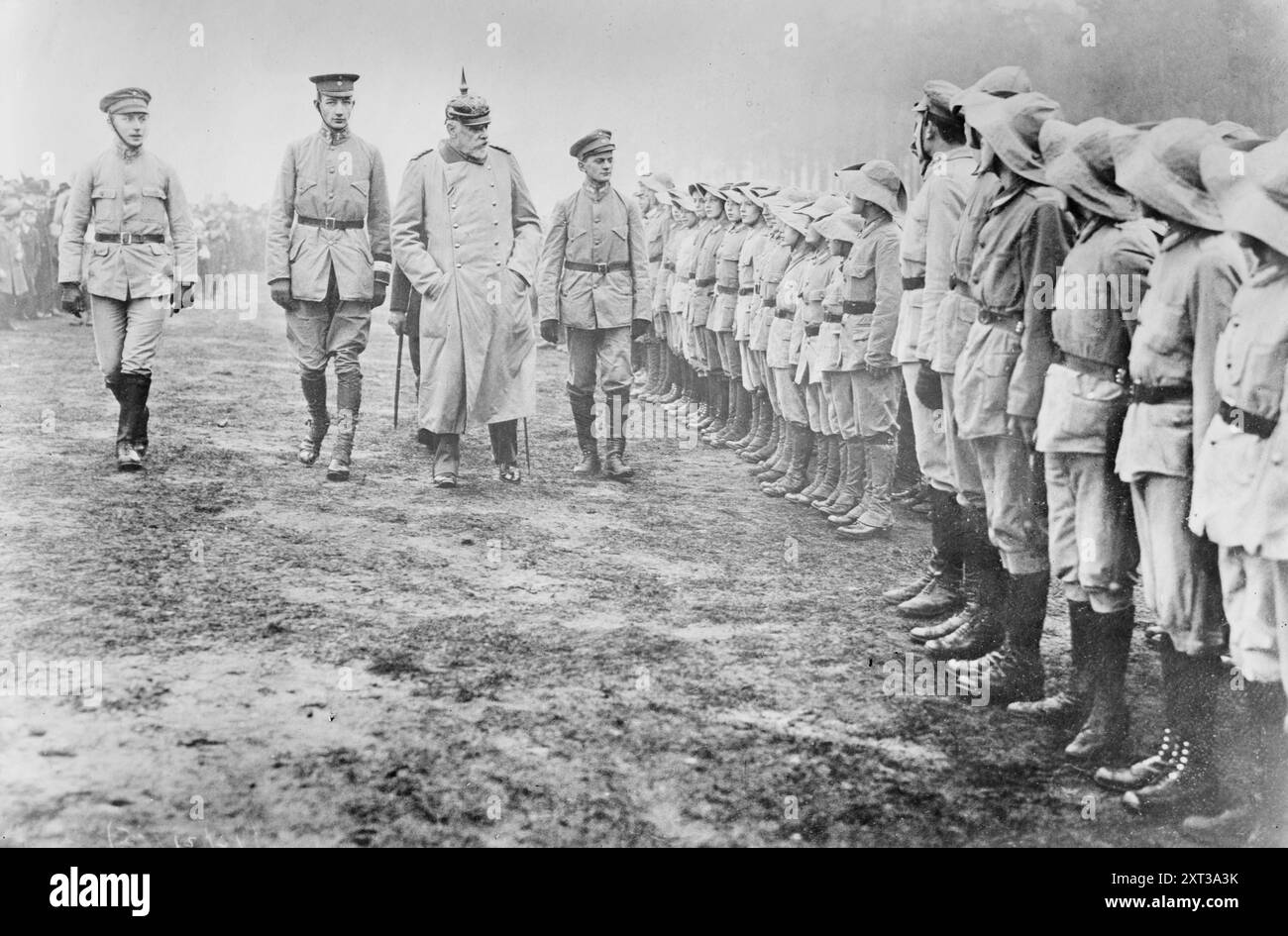 Gen. von Stenglin et Boy Scouts, Berlin, entre c1910 et c1915. Banque D'Images