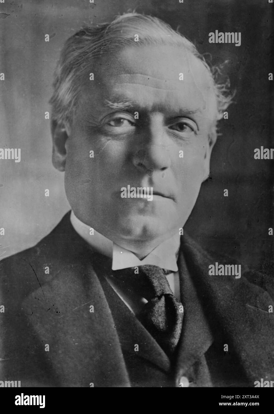 Herbert Asquith, entre c1915 et c1920. Montre Herbert Henry Asquith, 1er comte d'Oxford et Asquith (1852-1928), qui fut le premier ministre britannique (1908-1916). Banque D'Images