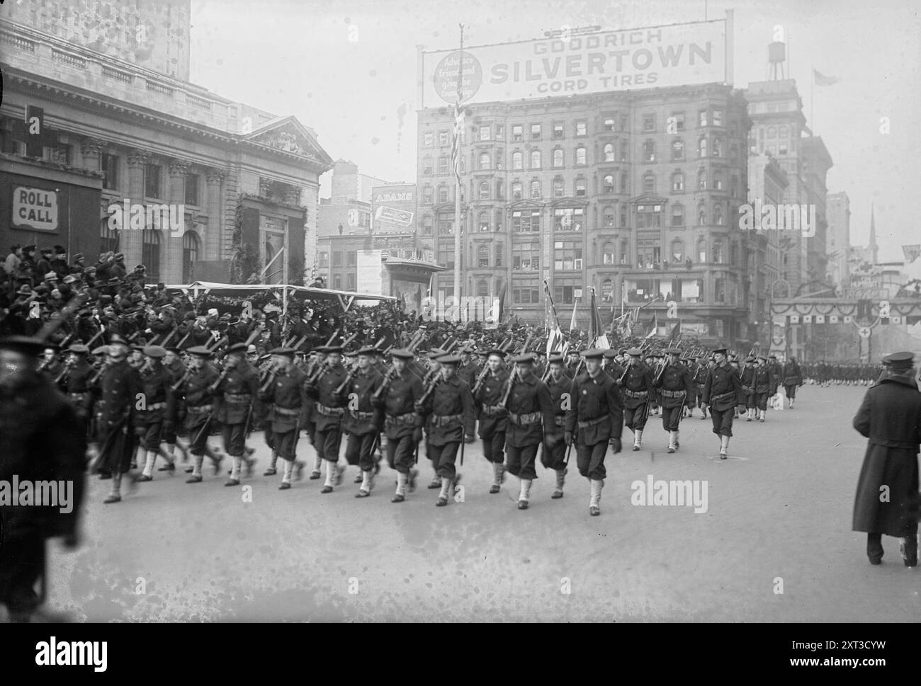 Naval Parade, 12/26/18, 1918. Montre une parade navale devant la New York public Library, sur la Cinquième Avenue entre la 40e et la 42e rue, qui a eu lieu le 26 décembre 1918. Banque D'Images