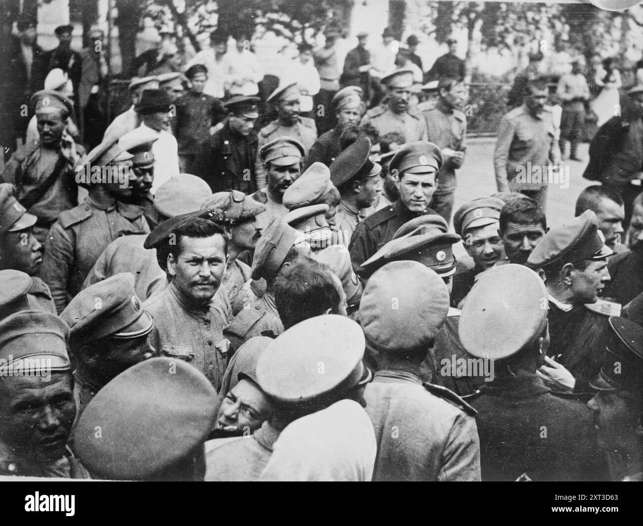 Troupes russes à la gare, entre c1915 et c1920. Banque D'Images