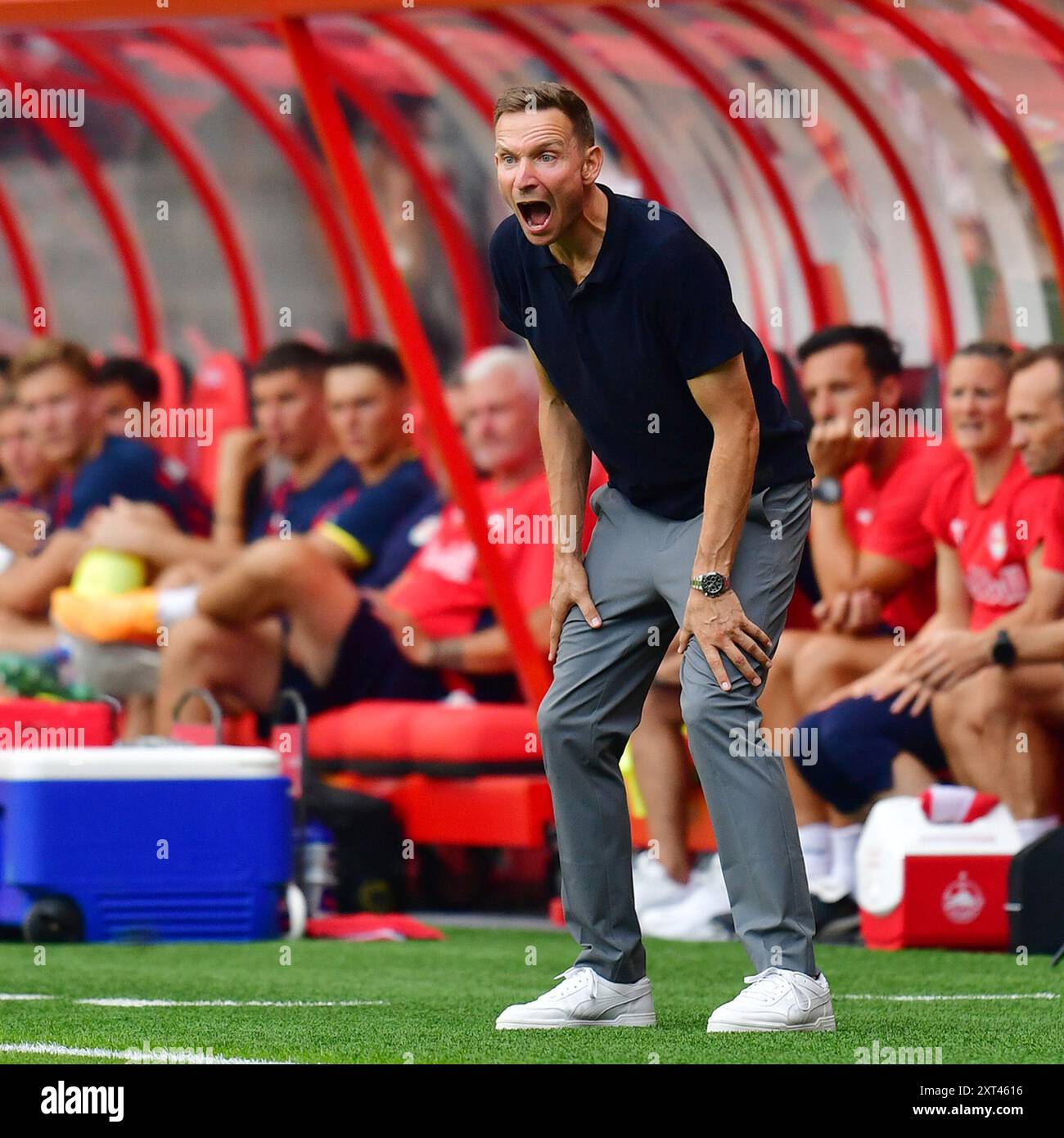 ENSCHEDE, 13-08-2024 , Stadium de Grolsch Veste, football, Ligue des Champions de l'UEFA, qualification, saison 2024 / 2025, FC Twente - Salzbourg. Pepijn Lijnders, entraîneur principal de Salzbourg Banque D'Images