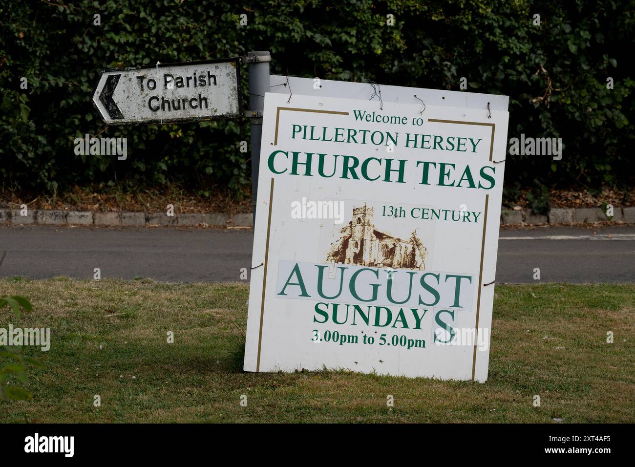 Church Teas Sign, Pillerton Hersey, Warwickshire, Angleterre, Royaume-Uni Banque D'Images