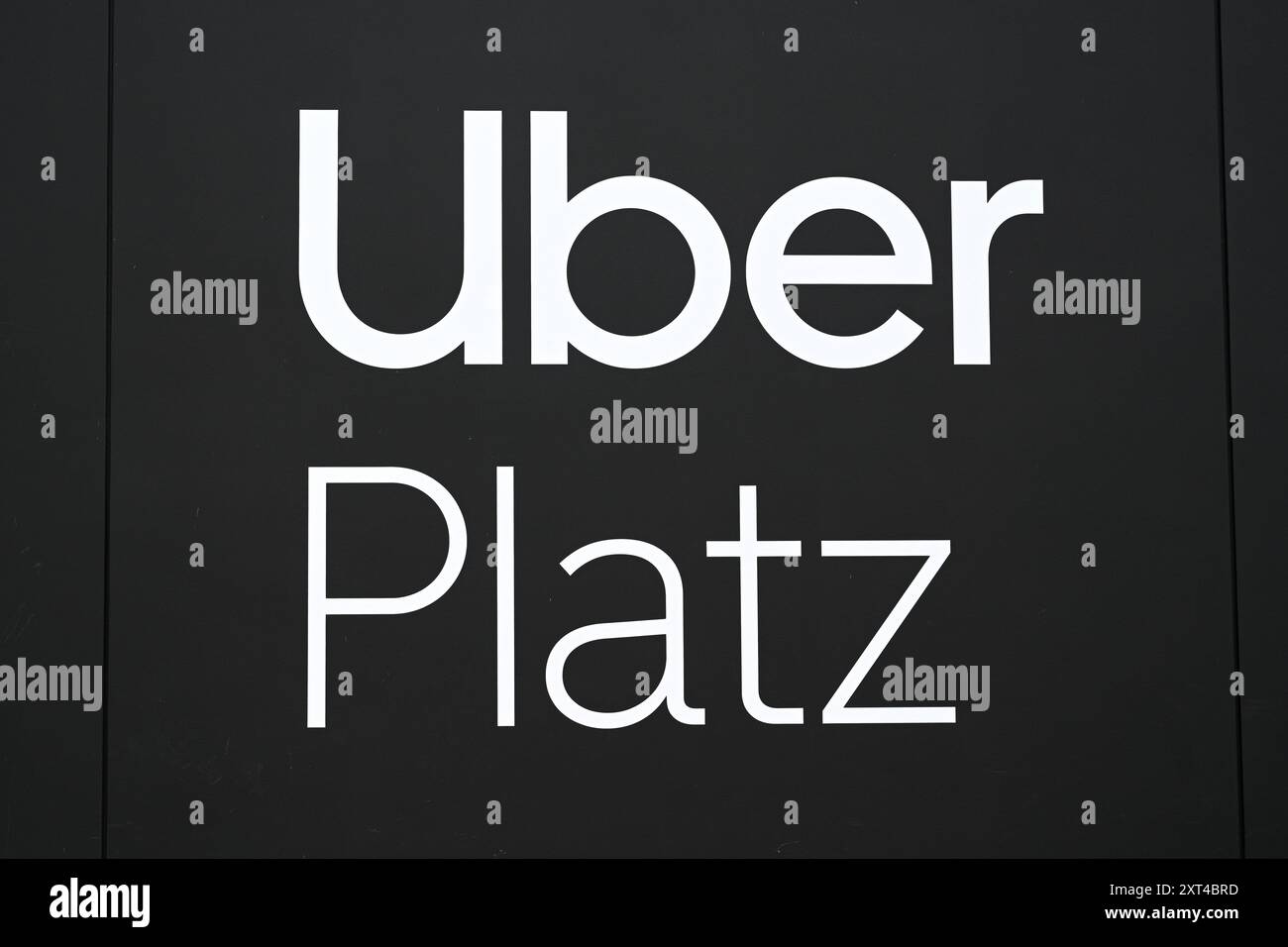 Berlin, Allemagne - 3 août 2024 : Uber Platz dans le quartier Friedrichshain de Berlin, Allemagne. Banque D'Images