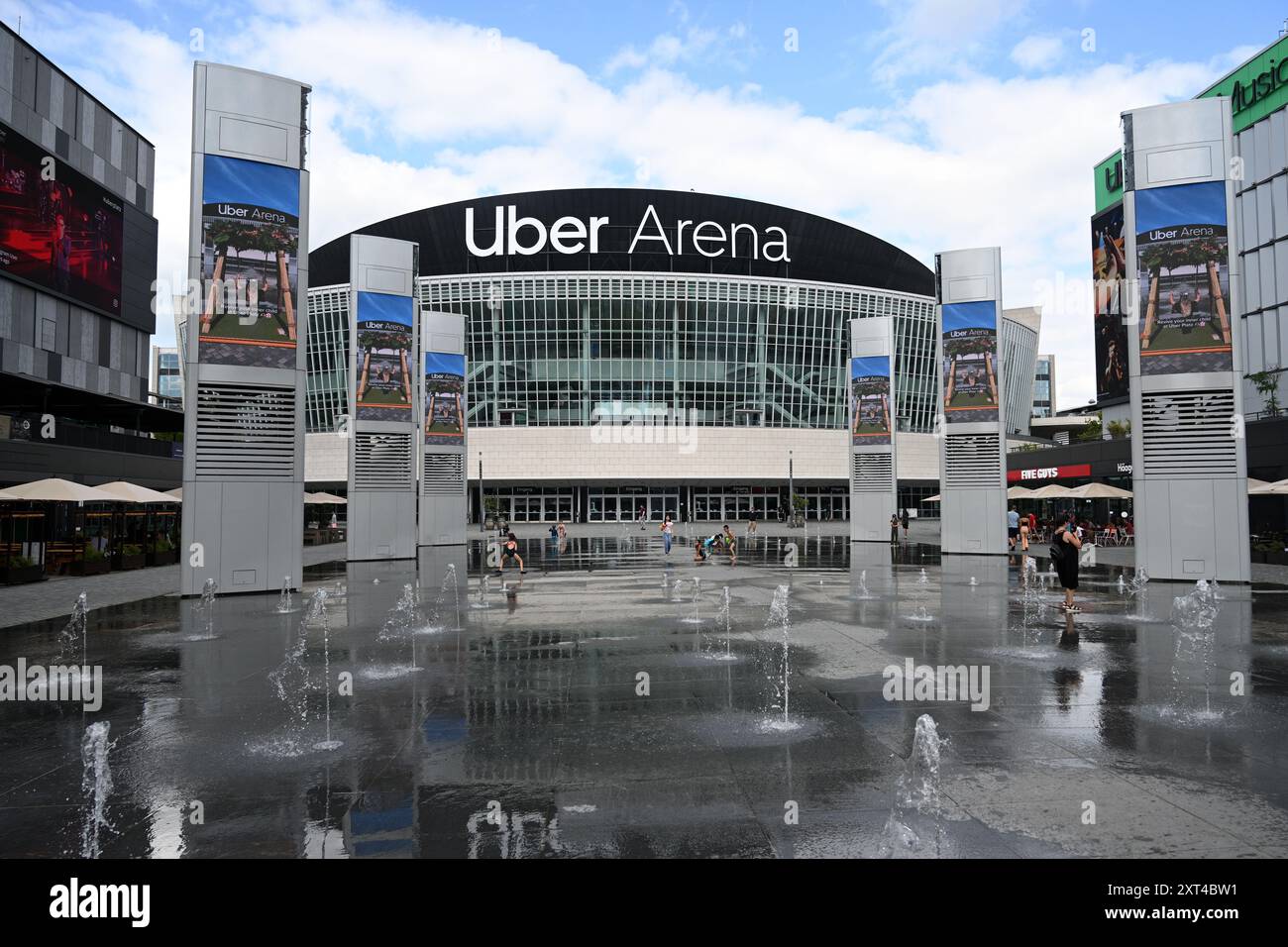 Berlin, Allemagne - 3 août 2024 : Uber Arena une arène intérieure polyvalente dans le quartier Friedrichshain de Berlin, Allemagne. Banque D'Images