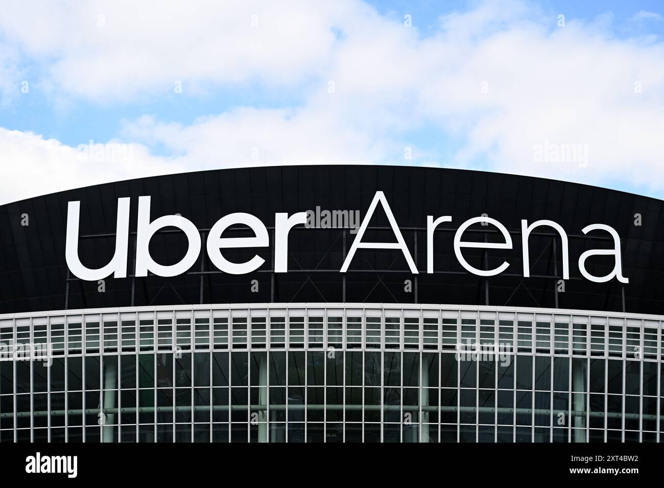 Berlin, Allemagne - 3 août 2024 : Uber Arena une arène intérieure polyvalente dans le quartier Friedrichshain de Berlin, Allemagne. Banque D'Images