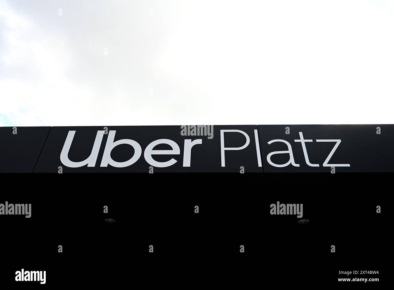 Berlin, Allemagne - 3 août 2024 : Uber Arena une arène intérieure polyvalente dans le quartier Friedrichshain de Berlin, Allemagne. Banque D'Images