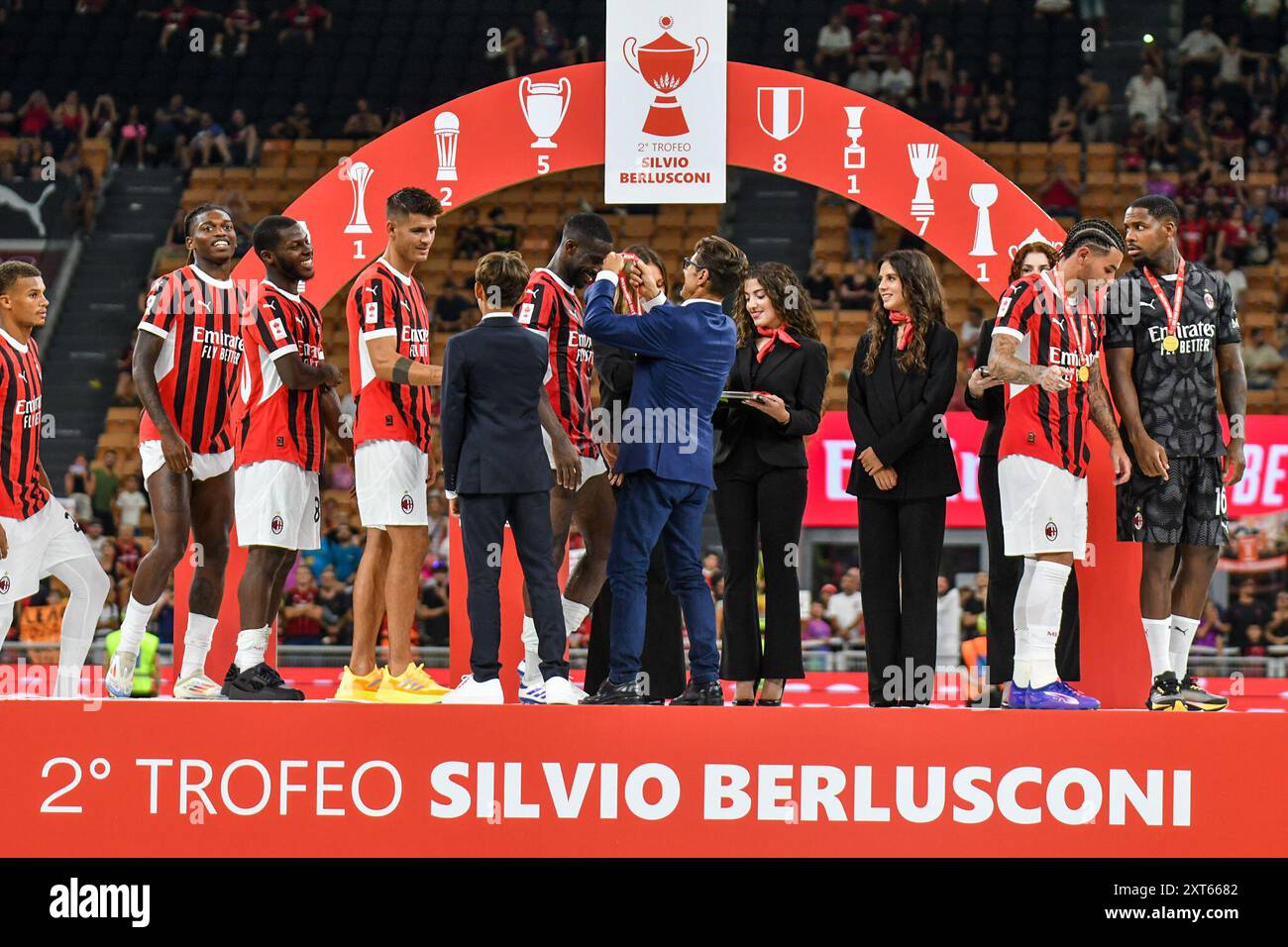 Milan remporte le 2Â° Trofeo Silvio Berlusconi - AC Milan-AC Monza - Stadio San Siro lors du Trophée Berlusconi - AC Milan vs AC Monza, match amical de football à Milan, Italie, le 13 août 2024 Banque D'Images