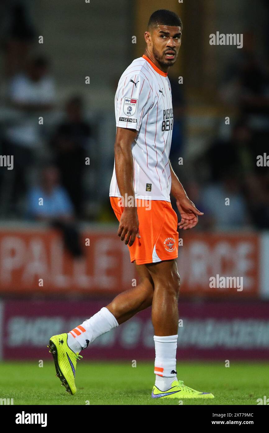 Ashley Fletcher de Blackpool lors du match de la Carabao Cup Burton Albion vs Blackpool au Pirelli Stadium, Burton upon Trent, Royaume-Uni, 13 août 2024 (photo de Gareth Evans/News images) Banque D'Images