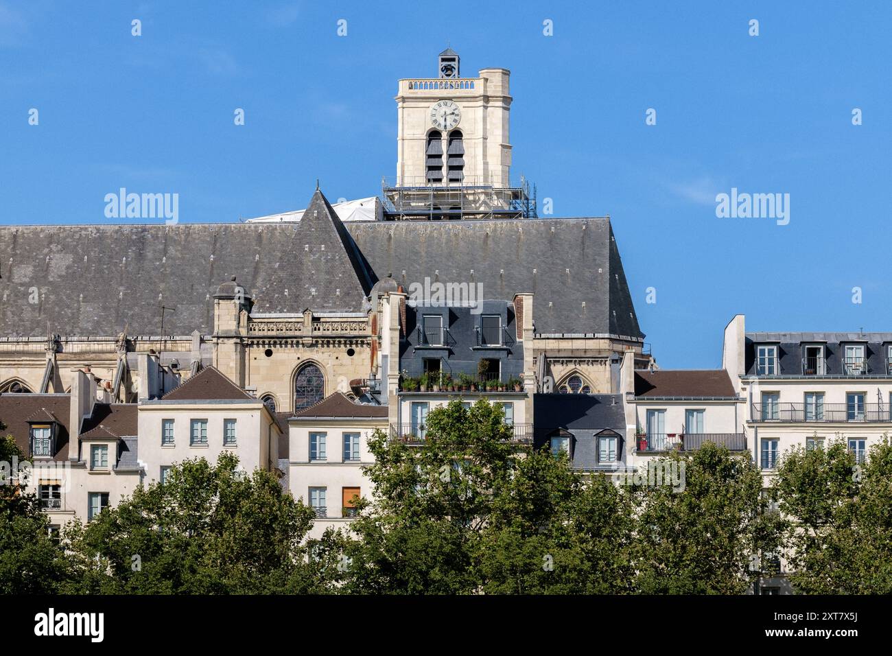 Paris, France - 10 août 2024 : belle architecture parisienne de la capitale française Banque D'Images