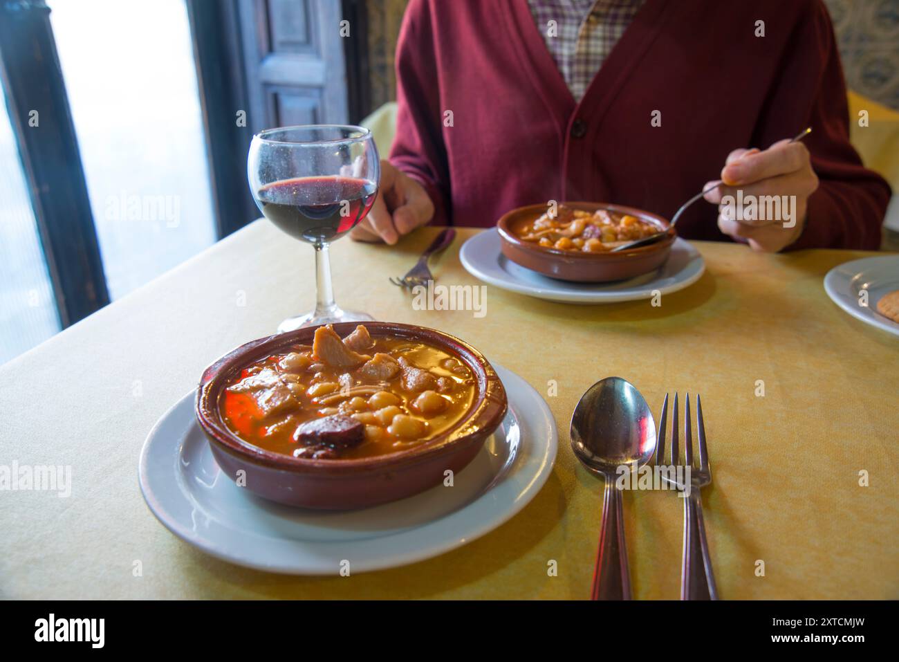 Callos con chiche dans un restaurant typique. Madrid, Espagne. Banque D'Images
