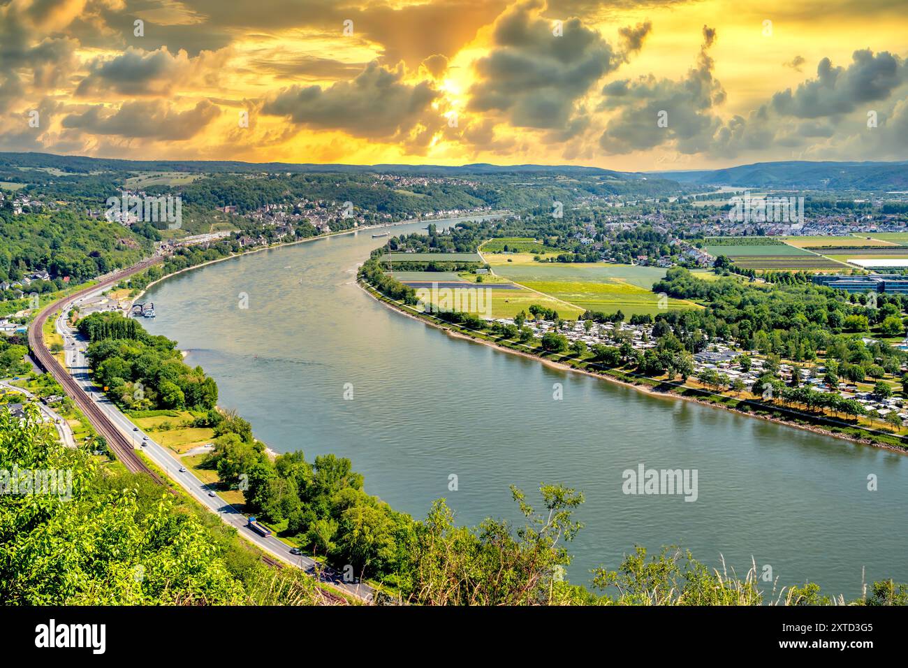 Vue sur Erpel, Erpeler Ley, Allemagne Banque D'Images