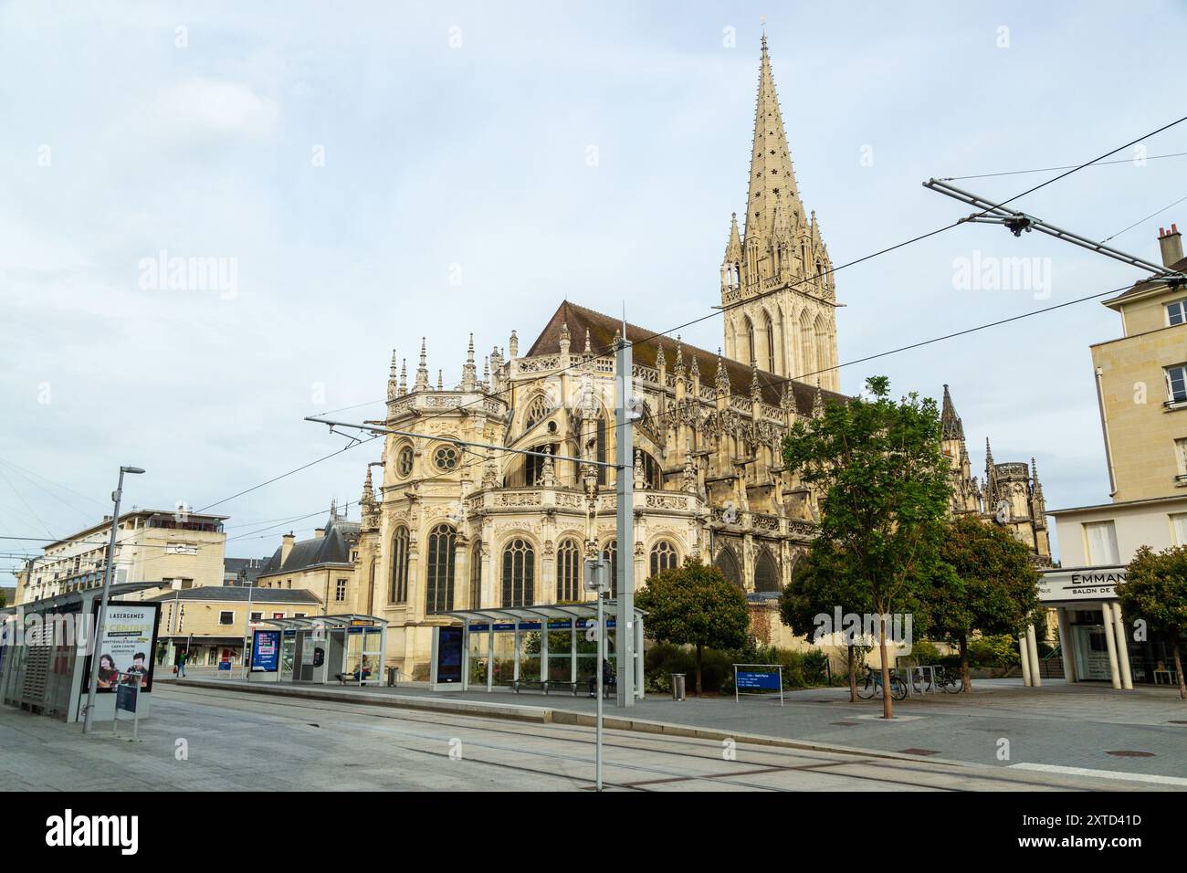 L'église Saint-Pierre est une église catholique romaine située sur la place Saint-Pierre dans le centre de Caen en Normand Banque D'Images