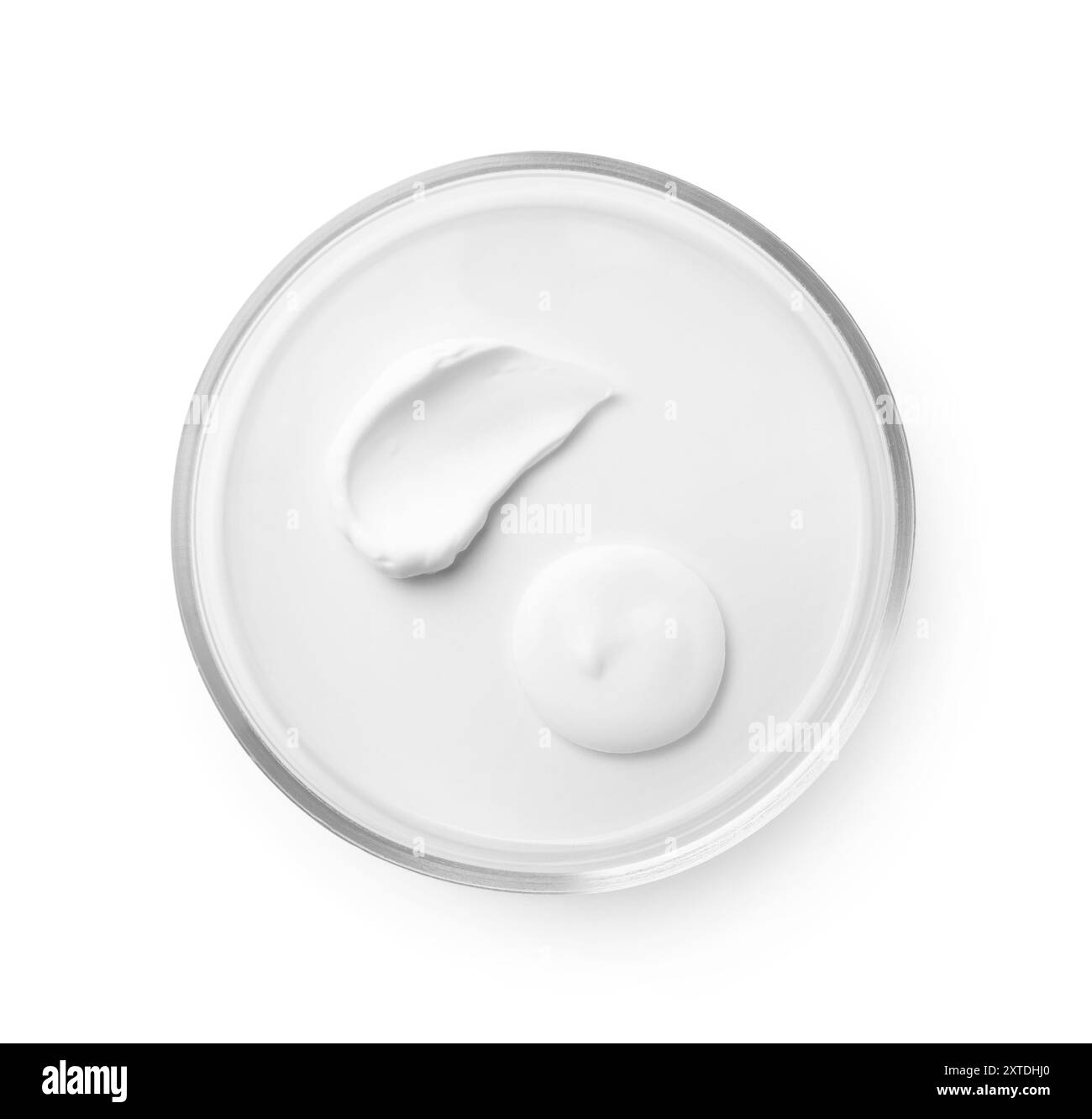 Boîte de Petri avec produits cosmétiques isolée sur blanc, vue de dessus Banque D'Images