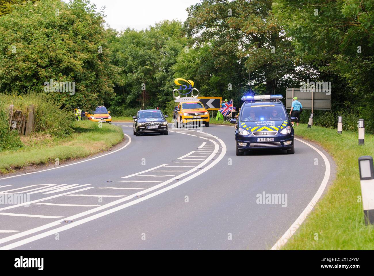 Tor de France, le Grand départ - course cycliste en direction du sud de Ripon à Harrogate dans le Yorkshire du Nord Banque D'Images Tor de France, le Grand départ - course cycliste en direction du sud de Ripon à Harrogate dans le Yorkshire du Nord Banque D'Images