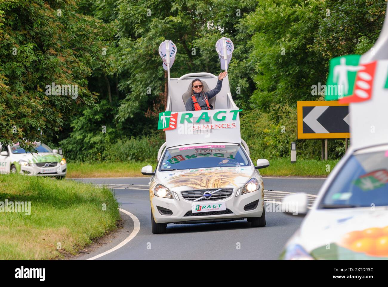 Tor de France, le Grand départ - course cycliste en direction du sud de Ripon à Harrogate dans le Yorkshire du Nord Banque D'Images Tor de France, le Grand départ - course cycliste en direction du sud de Ripon à Harrogate dans le Yorkshire du Nord Banque D'Images