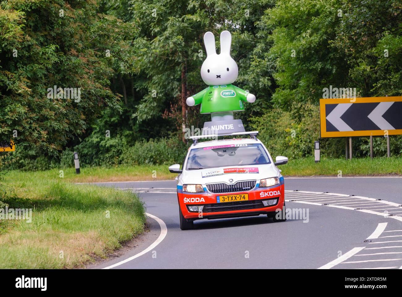 Tor de France, le Grand départ - course cycliste en direction du sud de Ripon à Harrogate dans le Yorkshire du Nord Banque D'Images Tor de France, le Grand départ - course cycliste en direction du sud de Ripon à Harrogate dans le Yorkshire du Nord Banque D'Images