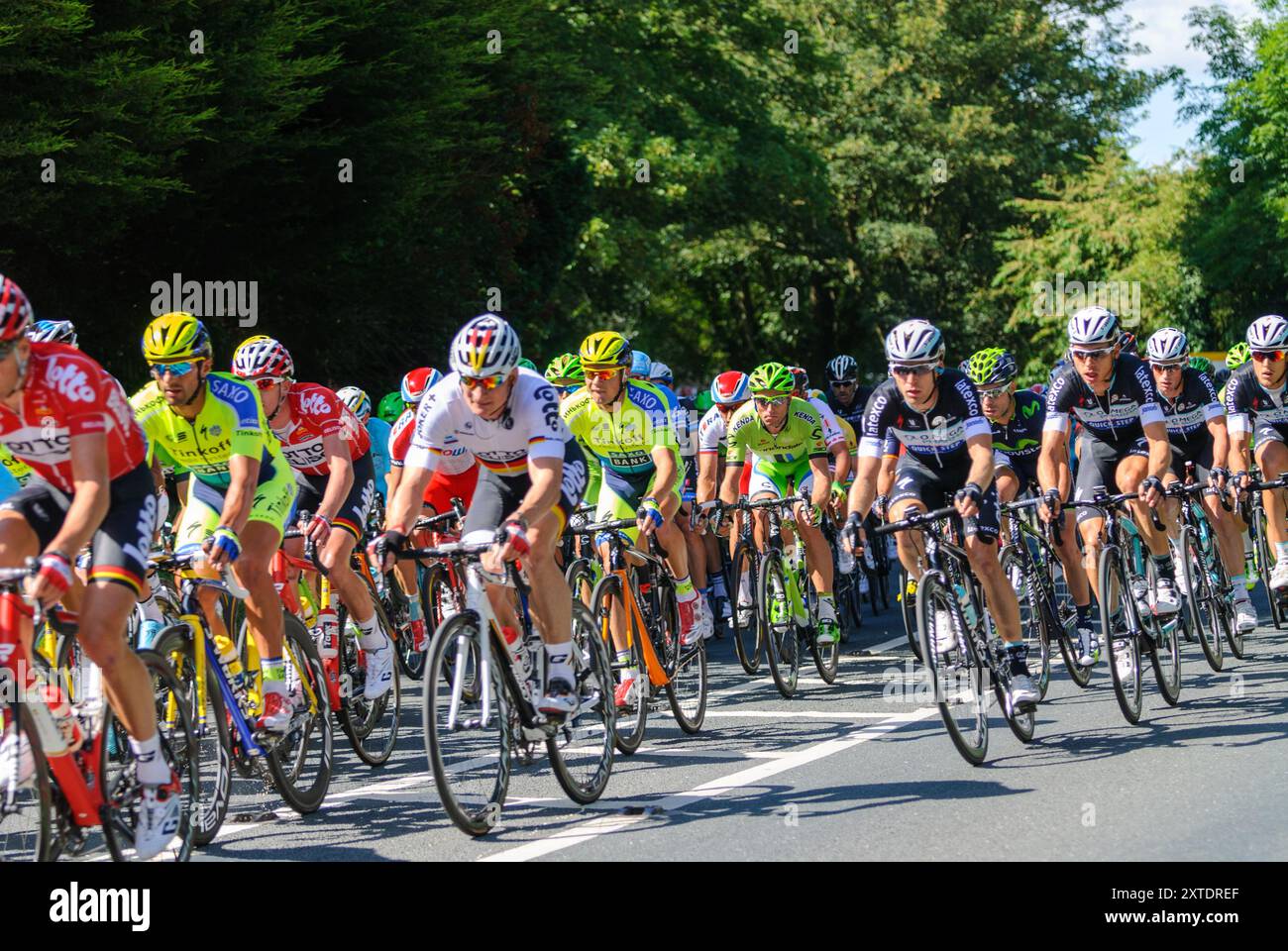 Tor de France, le Grand départ - course cycliste en direction du sud de Ripon à Harrogate dans le Yorkshire du Nord Banque D'Images Tor de France, le Grand départ - course cycliste en direction du sud de Ripon à Harrogate dans le Yorkshire du Nord Banque D'Images