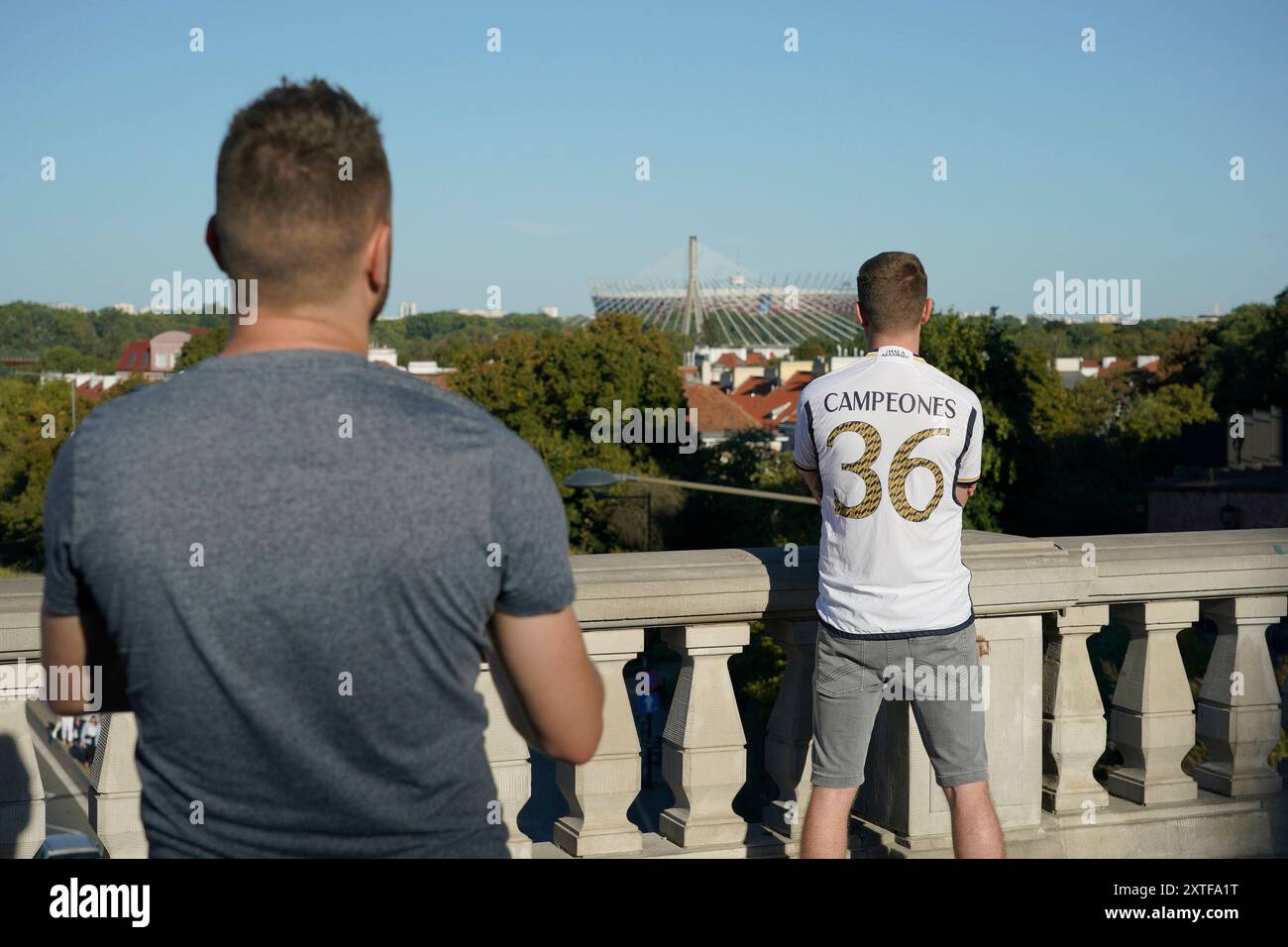 Varsovie, Pologne. 14 août 2024. Les fans de football sont vus dans la ville avant le match de Super Coupe de l'UEFA à Varsovie, en Pologne, le 14 août 2024. (Photo de Jaap Arriens/Sipa USA) crédit : Sipa USA/Alamy Live News Banque D'Images