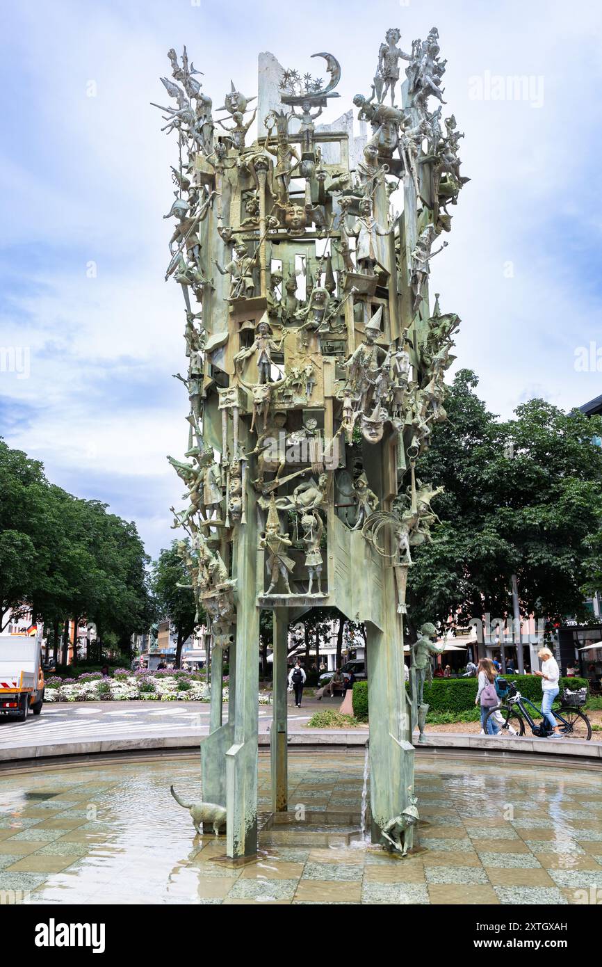 Mainz, Allemagne. 2 juillet 2024. Fontaine de carnaval située sur la place Schiller Banque D'Images