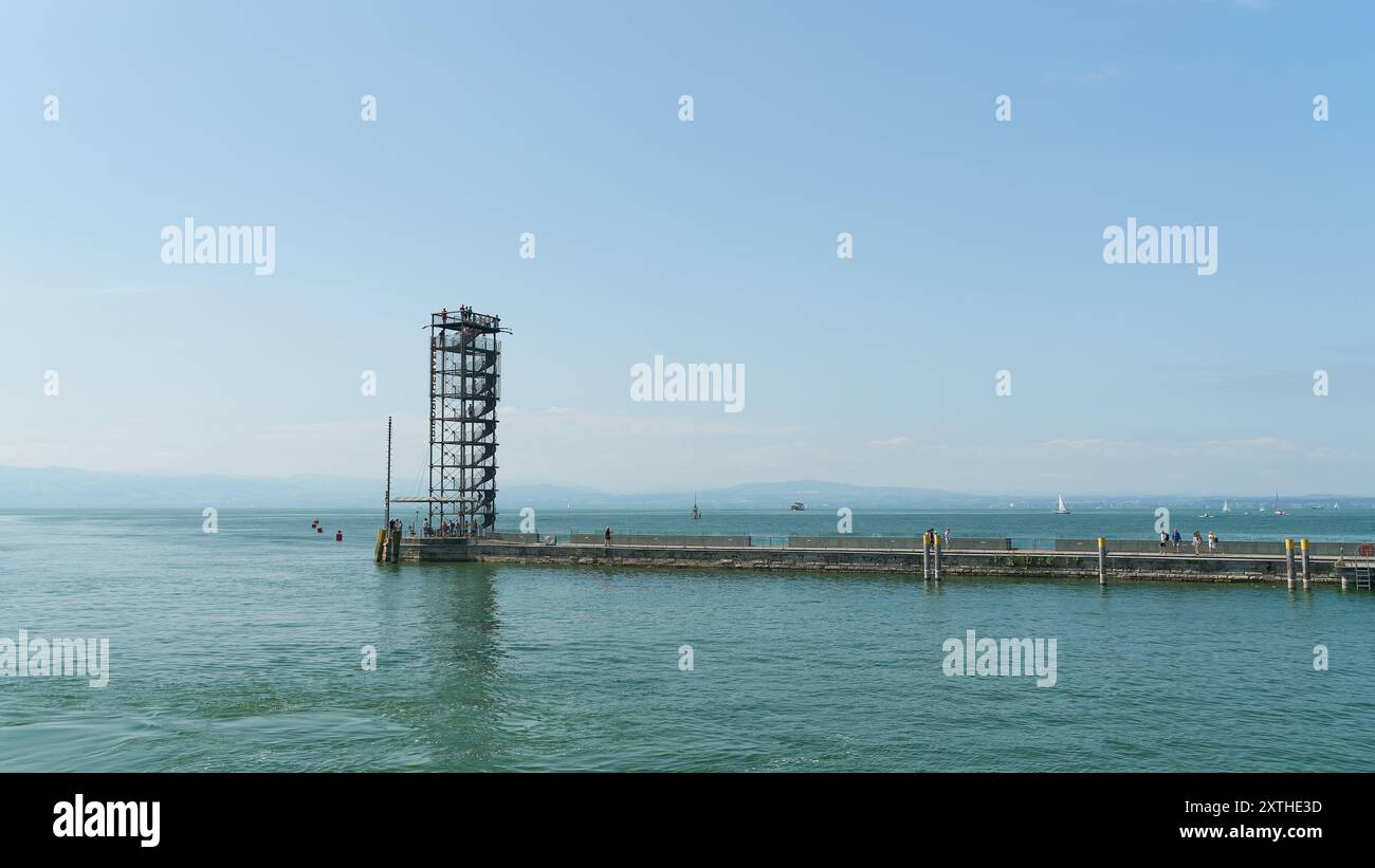 Le populaire Moleturm sur la jetée du port à Friedrichshafen sur le lac de Constance, Bodensee Banque D'Images