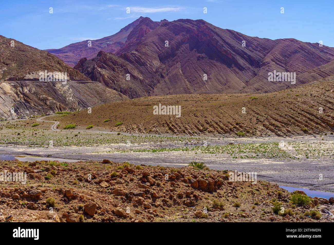 Paysage de la vallée de la rivière Ziz, les montagnes du Moyen Atlas, Maroc Banque D'Images