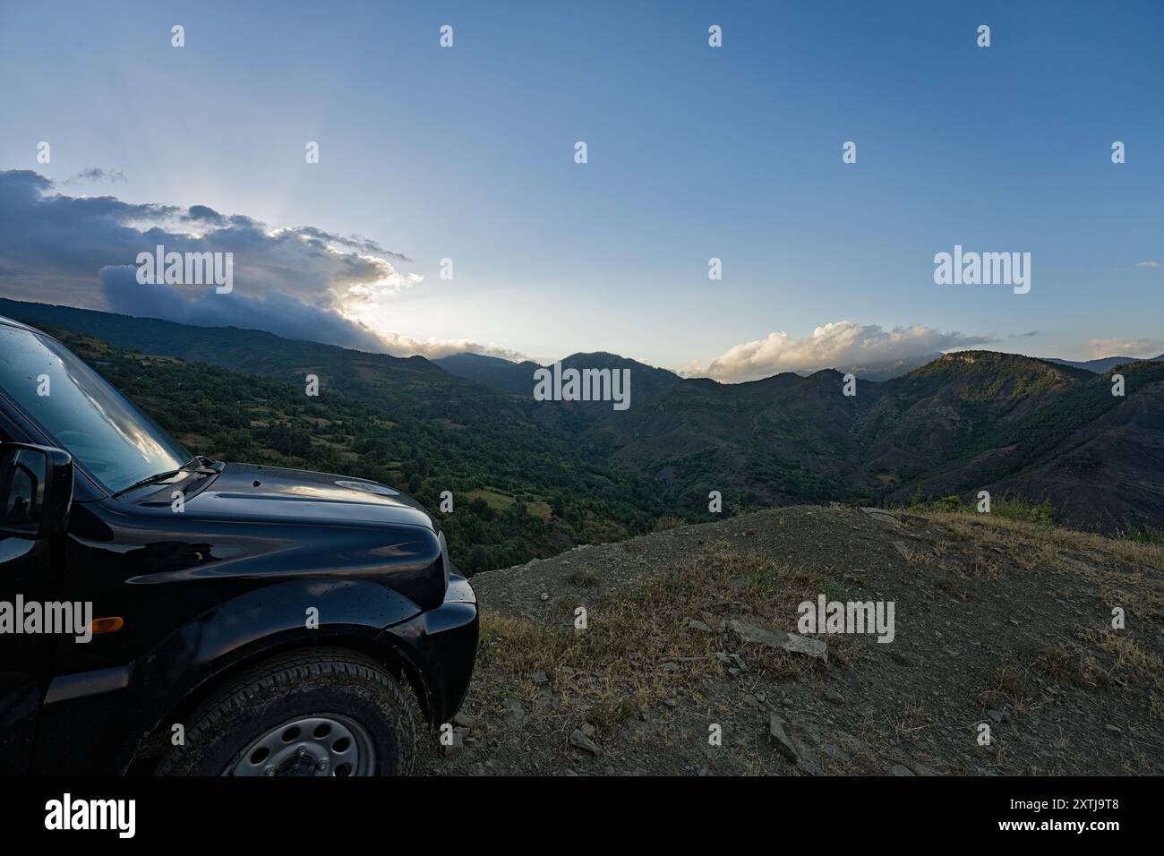 Paysage de parc national Hotova Dangell avec une partie d'une voiture Banque D'Images