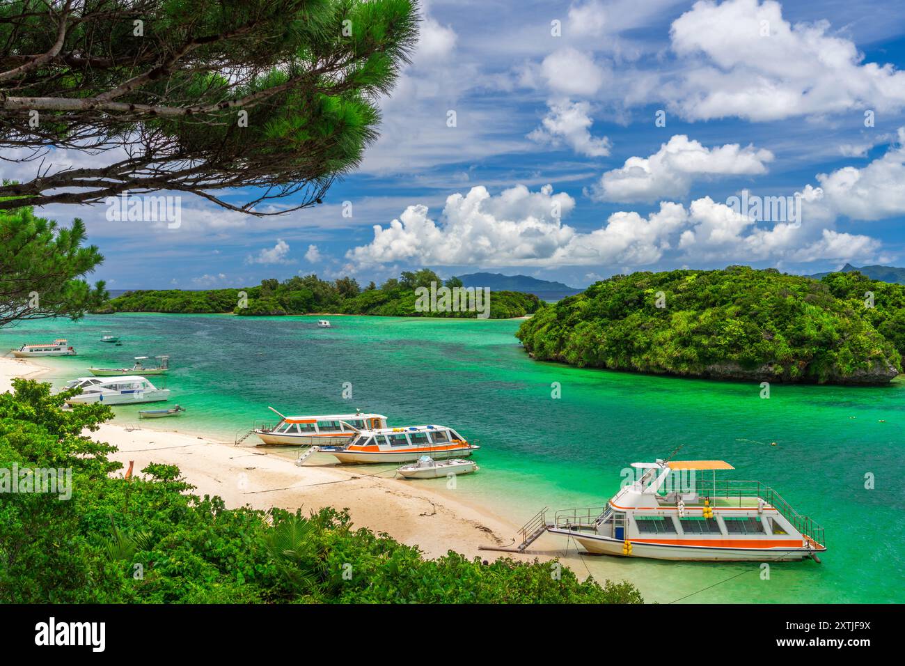 Kabira Bay, Ishigaki, Okinawa, Japon. La baie fait partie du parc national Iriomote-Ishigaki. Banque D'Images