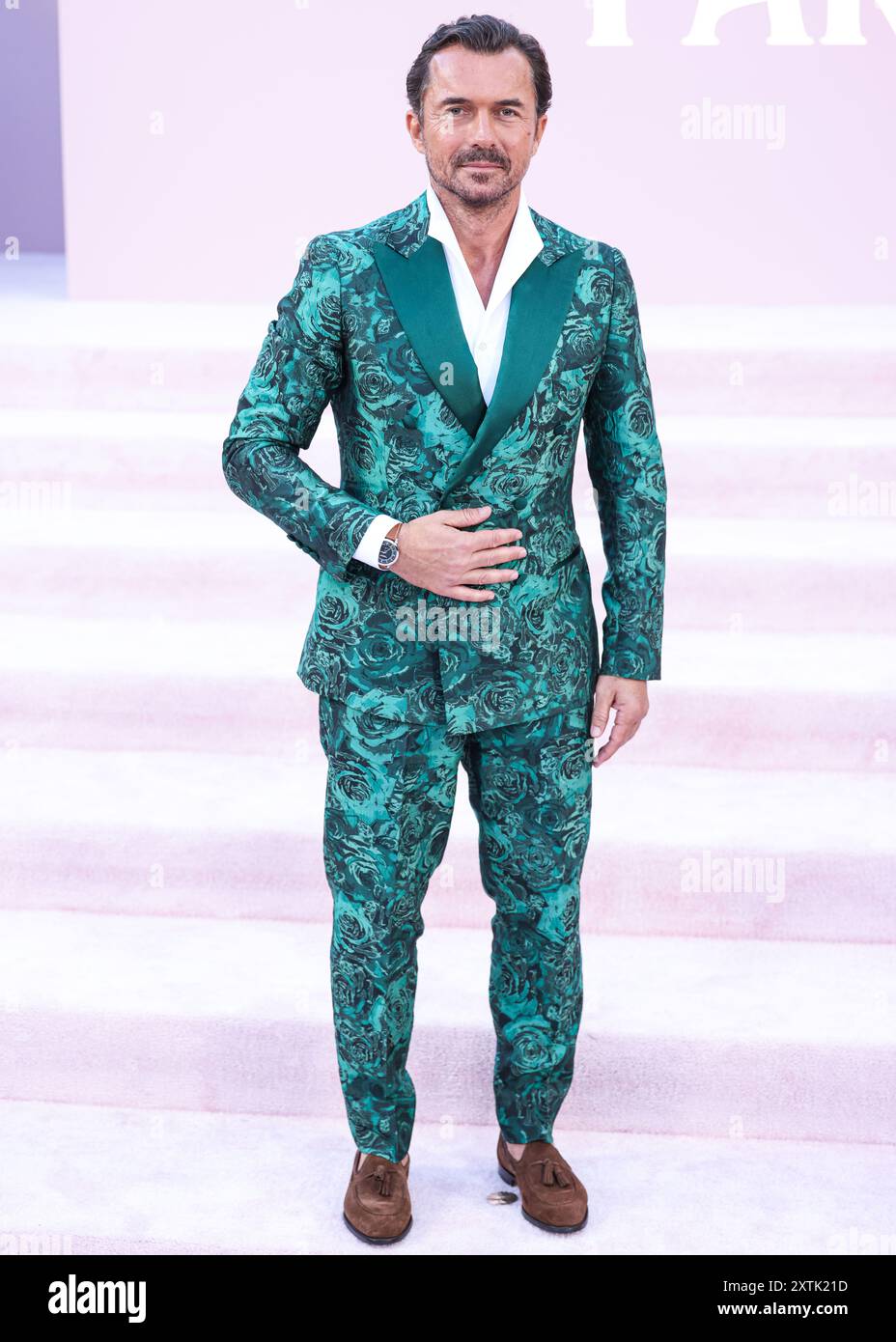 Hollywood, États-Unis. 14 août 2024. HOLLYWOOD, LOS ANGELES, CALIFORNIE, États-Unis - 14 AOÛT : William Abadie arrive à la première à Los Angeles de 'Emily in Paris' saison 4 part 1 de Netflix qui se tient au Théâtre égyptien Hollywood le 14 août 2024 à Hollywood, Los Angeles, Californie, États-Unis. (Photo de Xavier Collin/image Press Agency) crédit : image Press Agency/Alamy Live News Banque D'Images