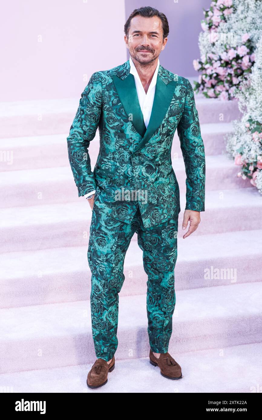 Hollywood, États-Unis. 14 août 2024. HOLLYWOOD, LOS ANGELES, CALIFORNIE, États-Unis - 14 AOÛT : William Abadie arrive à la première à Los Angeles de 'Emily in Paris' saison 4 part 1 de Netflix qui se tient au Théâtre égyptien Hollywood le 14 août 2024 à Hollywood, Los Angeles, Californie, États-Unis. (Photo de Xavier Collin/image Press Agency) crédit : image Press Agency/Alamy Live News Banque D'Images