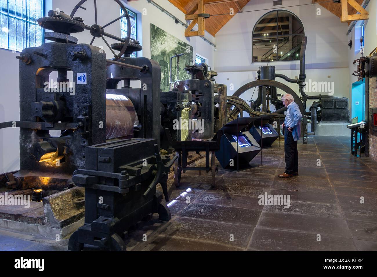 Vieux laminoirs au Musée industriel de la mine de charbon le bois du Cazier, Marcinelle près de Charleroi, province du Hainaut, Belgique Banque D'Images