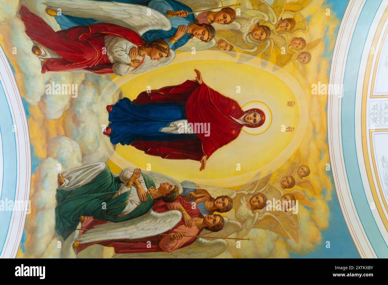 La peinture de la Vierge Marie, mère de Dieu, sur le plafond de la cathédrale Korennaya Pustyn, oblast de Koursk, une belle image chrétienne. Banque D'Images