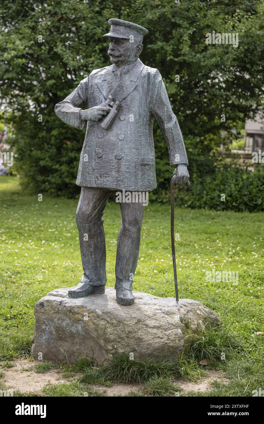 Statue en bronze de Ferdinand Graf von Zeppelin, inventeur et fondateur du voyage en dirigeable, né le 8 juillet 1838 à Constance, décédé le 8 mars 1917 à Berlin Banque D'Images