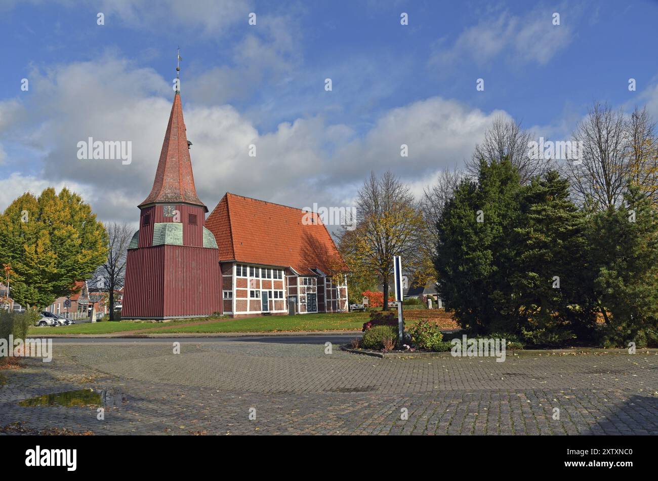 Europe, Allemagne, basse-Saxe, région métropolitaine de Hambourg, Altes Land, stade District, composé Marien-Kirche Gruenendeich, construit en 1608, à colombages c Banque D'Images