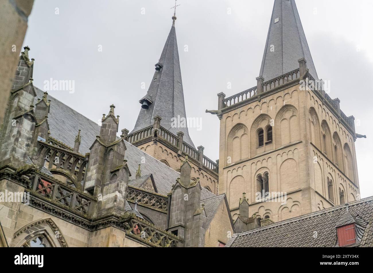 Détails des tours de la cathédrale de Xanten, Allemagne Banque D'Images