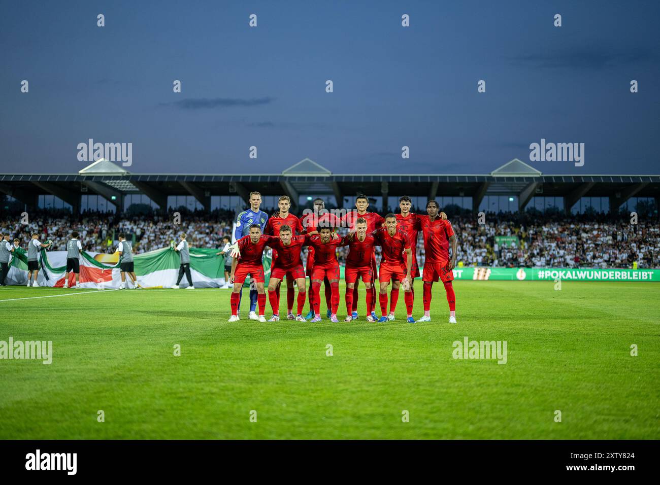 Startelf Josip Stanisic (FC Bayern Muenchen, #44), Dayot Upamecano (FC Bayern Muenchen, #02), Minjae Kim (FC Bayern Muenchen, #03), Aleksandar Pavlovic (FC Bayern Muenchen, #45), Mathys tel (FC Bayern Muenchen, #39 25), Raphael Guerreio (FC Bayern Muenchen, #22), Thomas Mueller (FC Bayern #07 Muenchen, Genchen, Sernenn Muenchen, Muenchen, Muenchen, Genchen) Joshua Kimmich (FC Bayern Muenchen, #06), Jamal Musiala (FC Bayern Muenchen, #42), GER, SSV Ulm v. FC Bayern Muenchen, Fussball, DFB Pokal, 1. Runde, Spielzeit 2024/2025, 16.08.2024, Eibner-Pressefoto/Sascha Walther Banque D'Images