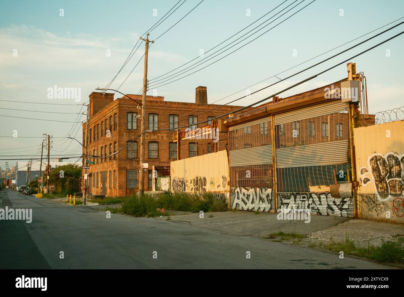 Scène industrielle gravissime à Red Hook, Brooklyn, New York Banque D'Images