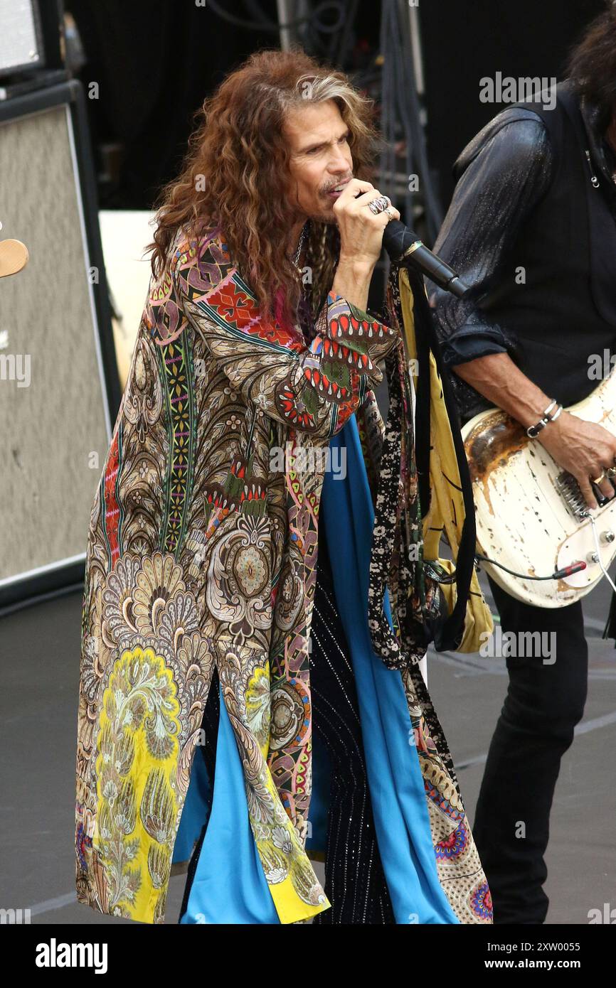 Steven Tyler d'Aerosmith joue dans la série de concerts NBC Today Show à New York. Banque D'Images