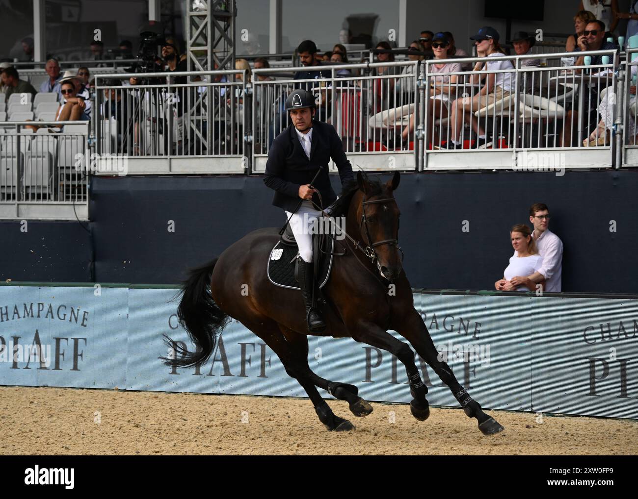 LONDRES, ROYAUME-UNI. 16 août 2024. Santiago Lambre a participé à deux phases de saut d'obstacles au Royal Hospital Chelsea à Londres, au Royaume-Uni, lors du Longines Global Champions Tour. Crédit : Voir Li/Picture Capital/Alamy Live News Banque D'Images