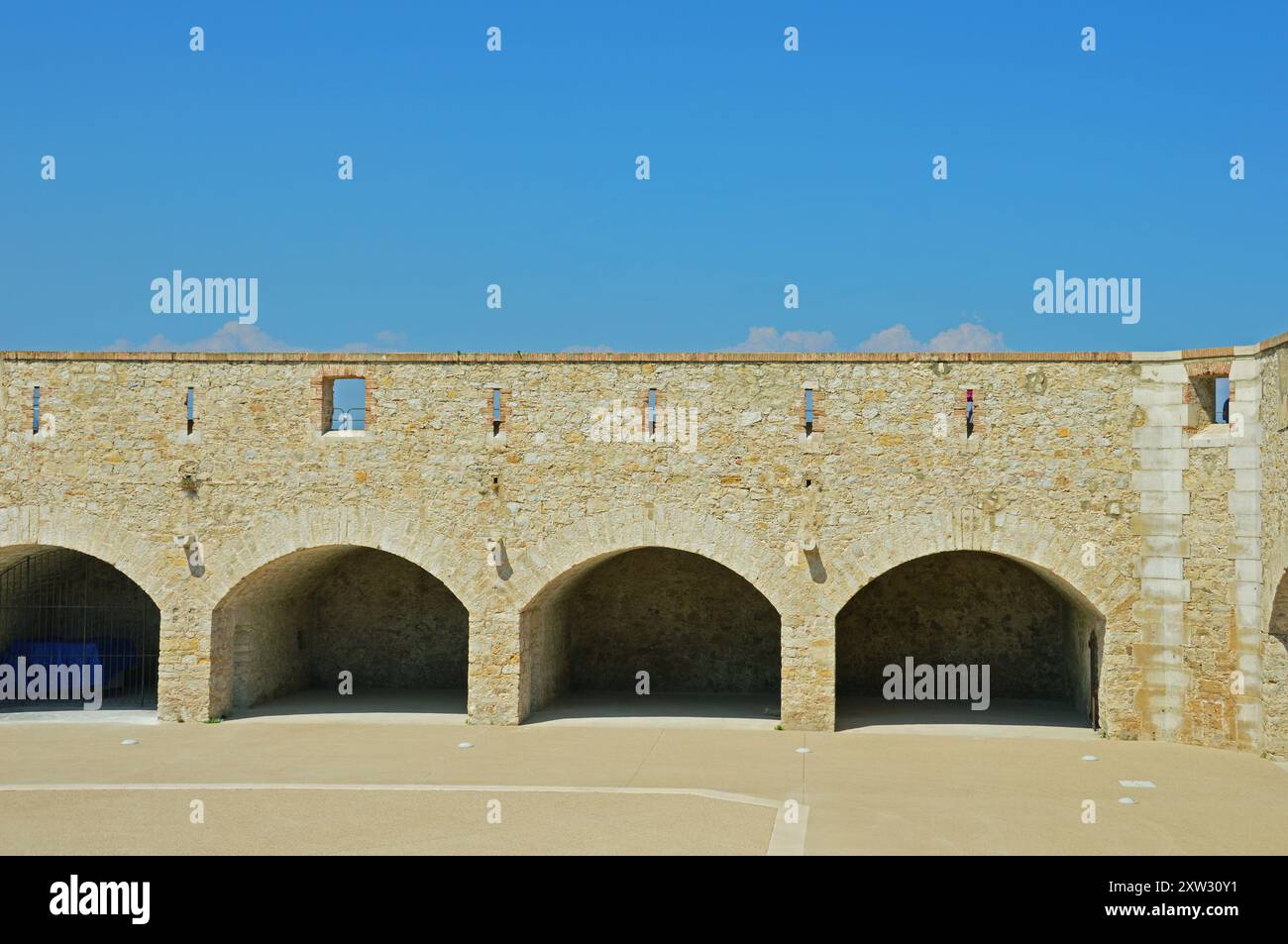 Bastion à Antibes sur la rive Azur en France Banque D'Images