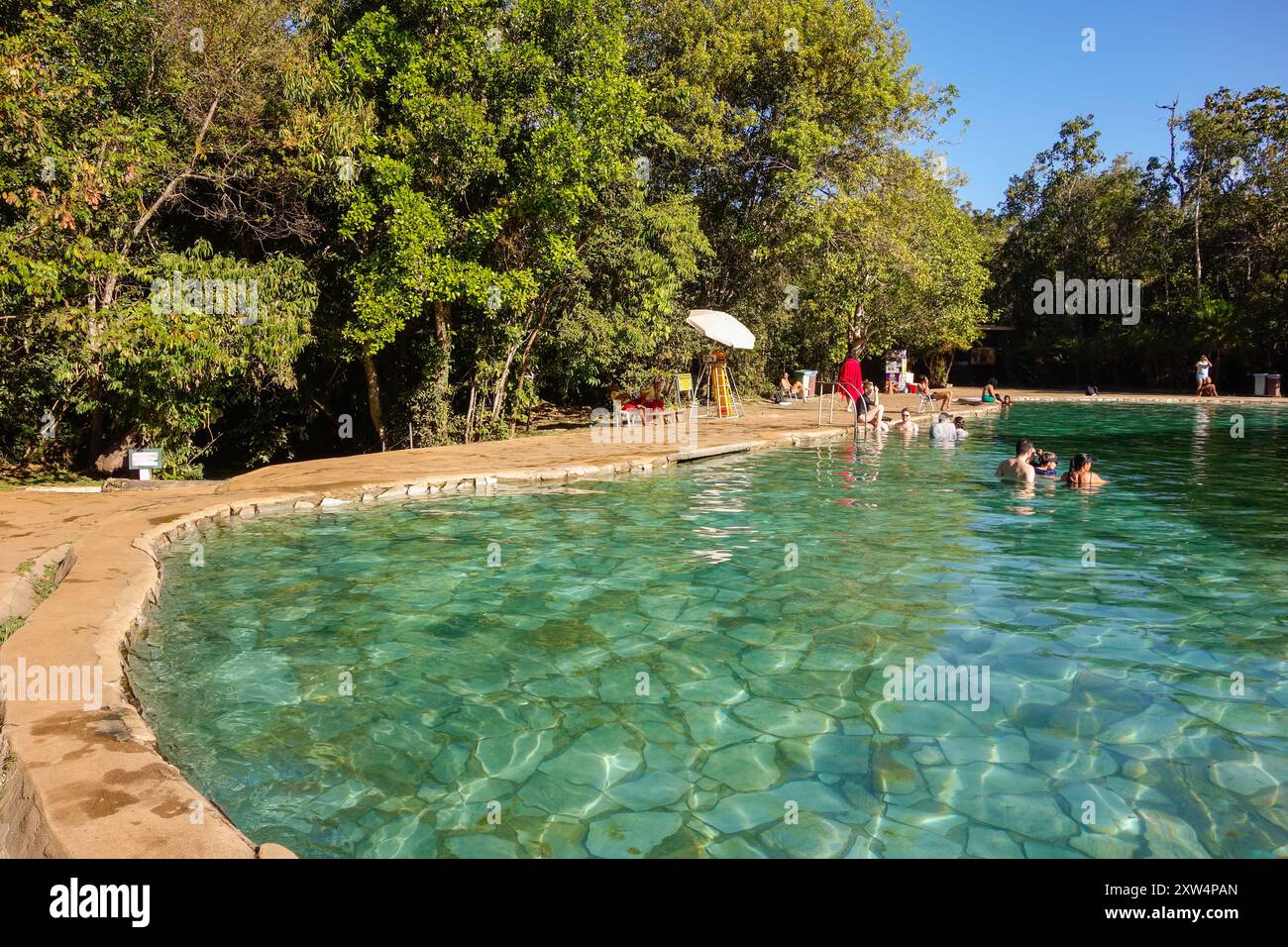 Brasilia, Brésil - 22 juillet 2024 : Parc national de Brasilia, alias parc aquatique minéral. Piscines naturelles. Banque D'Images