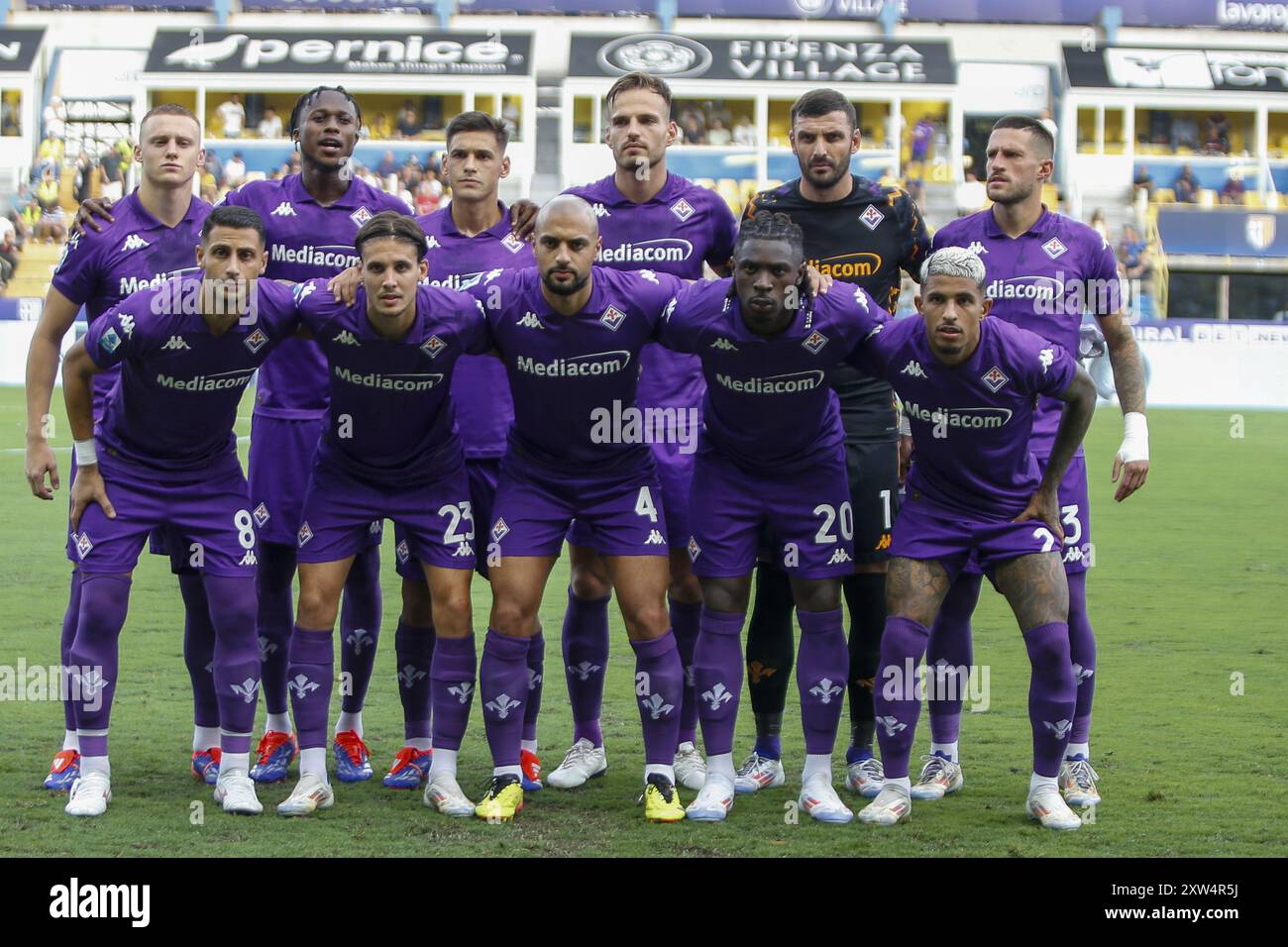 Photo de l'équipe Fiorentina lors du match Parme FC vs ACF Fiorentina, 1Â° Serie A Enilive 2024-25 au stade Ennio Tardini à Parme (PR), Italie, le 17 août 2024. Banque D'Images