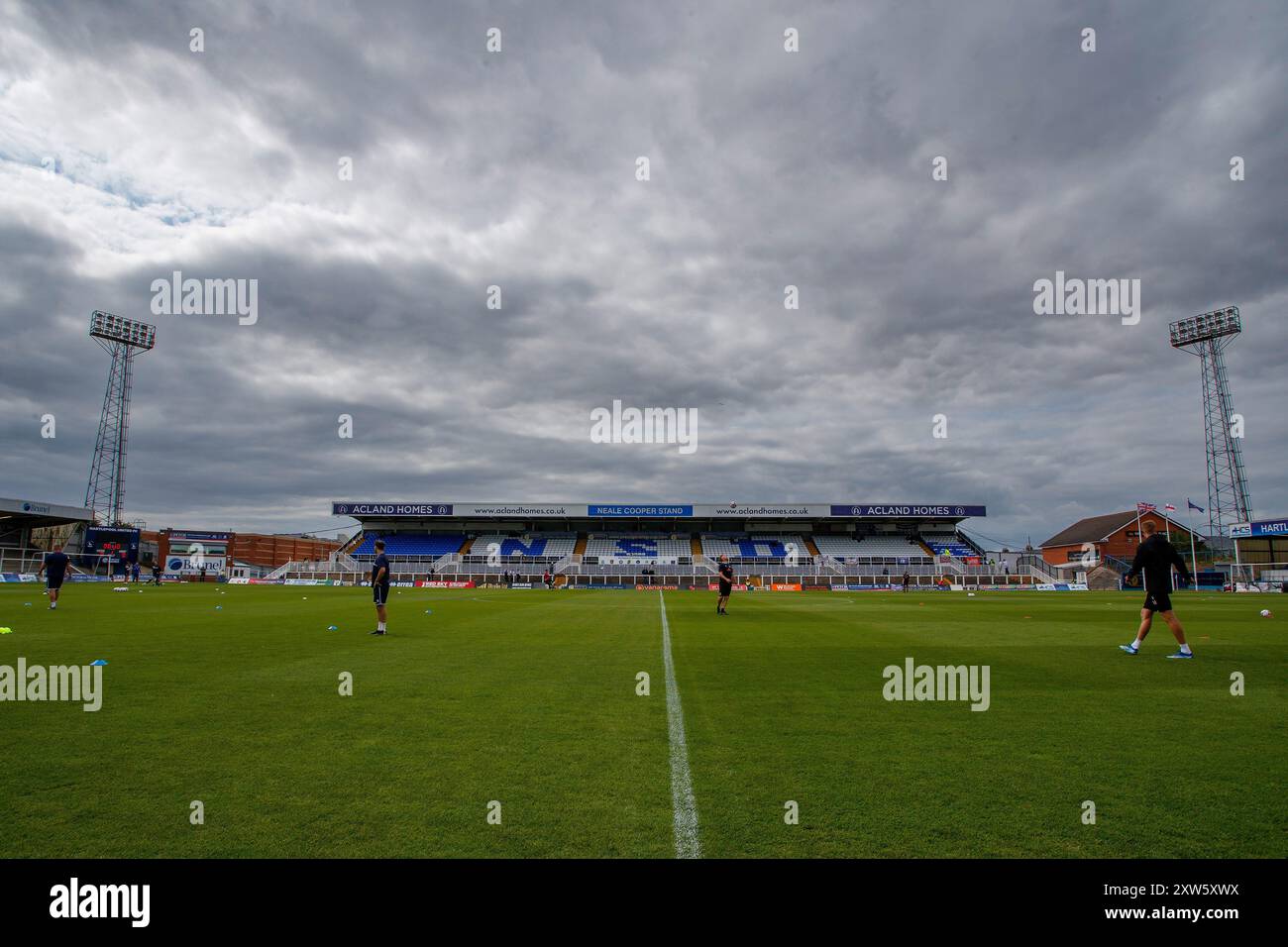 Une vue générale du stand de Neale Cooper lors du match de la Ligue nationale Vanarama entre Hartlepool United et Southend United au Victoria Park, Hartlepool le samedi 17 août 2024. (Photo : Mark Fletcher | mi News) crédit : MI News & Sport /Alamy Live News Banque D'Images