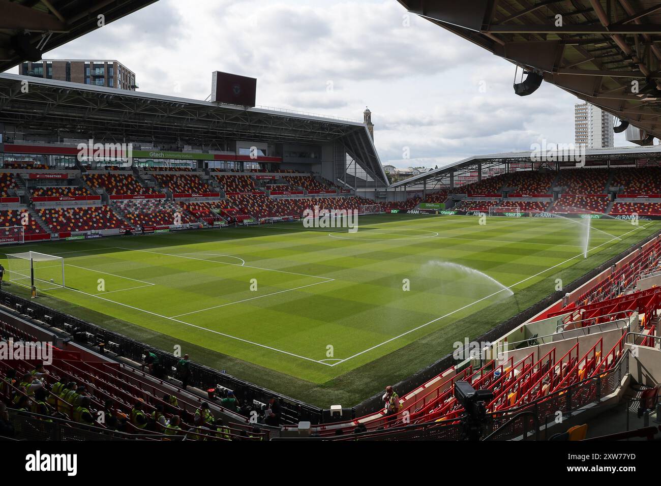 Londres, Royaume-Uni. 18 août 2024. Une vue générale de la communauté Gtech avant le match de premier League Brentford vs Crystal Palace au Gtech Community Stadium, Londres, Royaume-Uni, le 18 août 2024 (photo par Gareth Evans/News images) à Londres, Royaume-Uni le 18/08/2024. (Photo de Gareth Evans/News images/SIPA USA) crédit : SIPA USA/Alamy Live News Banque D'Images